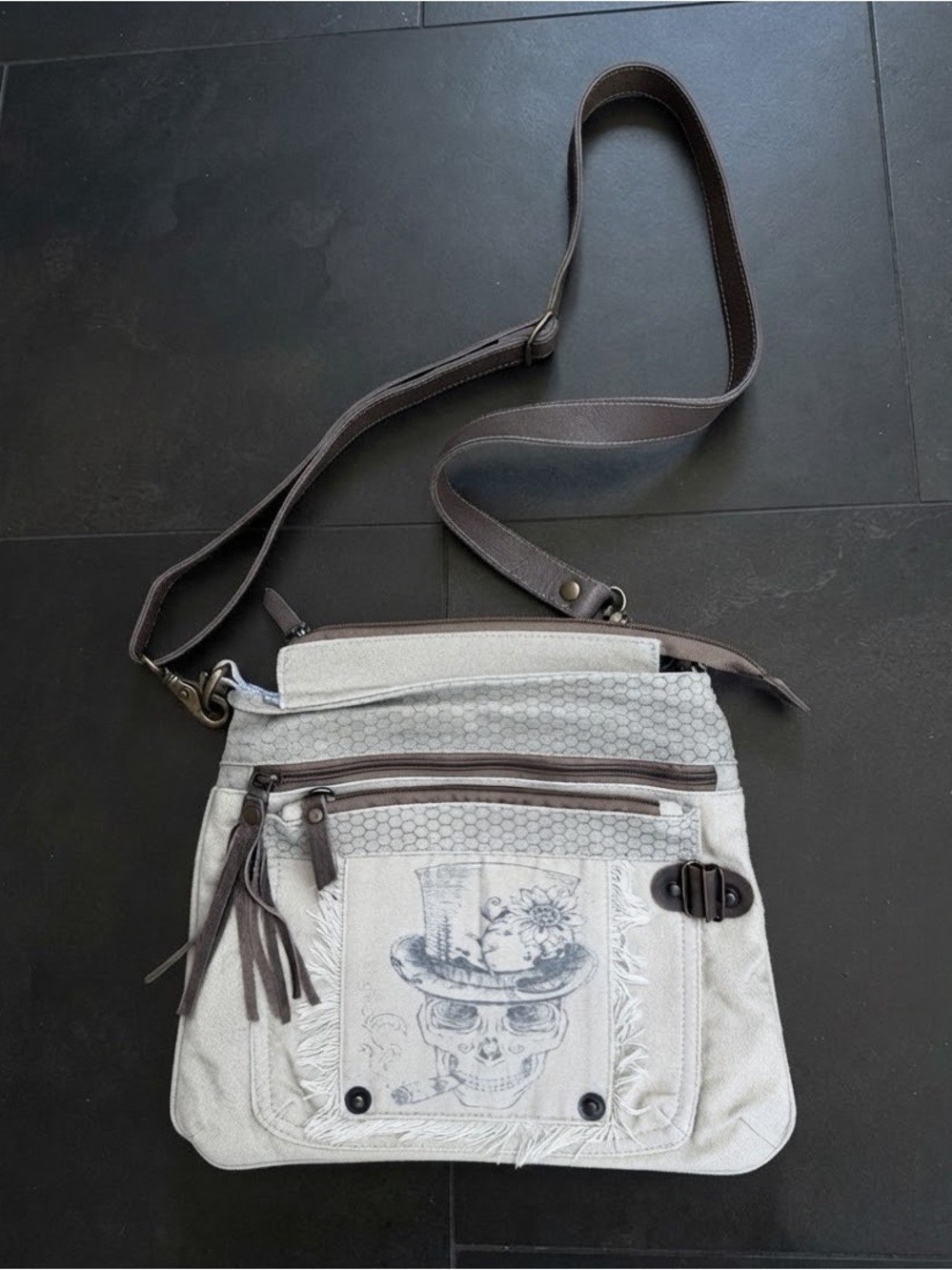 NEW! Clea Ray Canvas Shoulder Bag Skull with Hat Bag